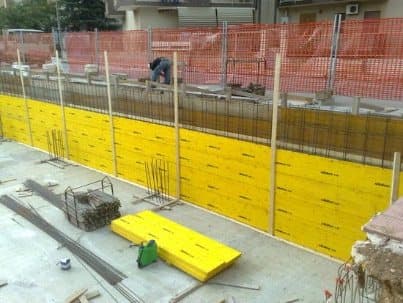 Casseforme e armature in cantiere